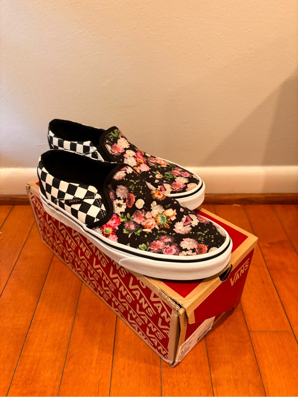 Vans Women Classic Slip-On Floral & Checkerboard Skate Shoe - Black